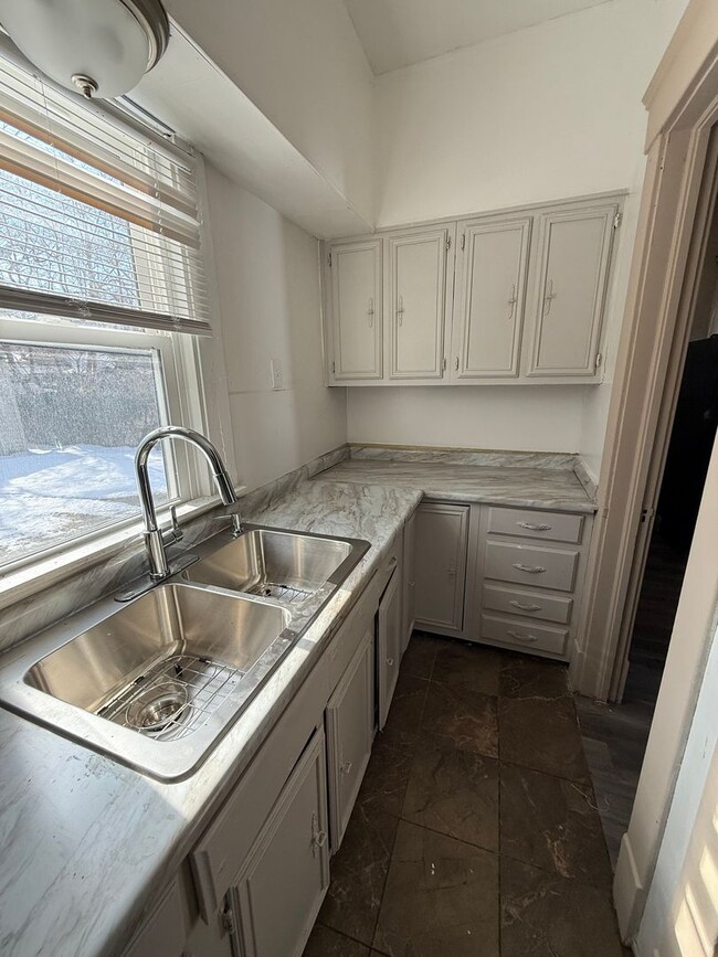 Building Photo - 3bd Single Cash Pay/Section 8