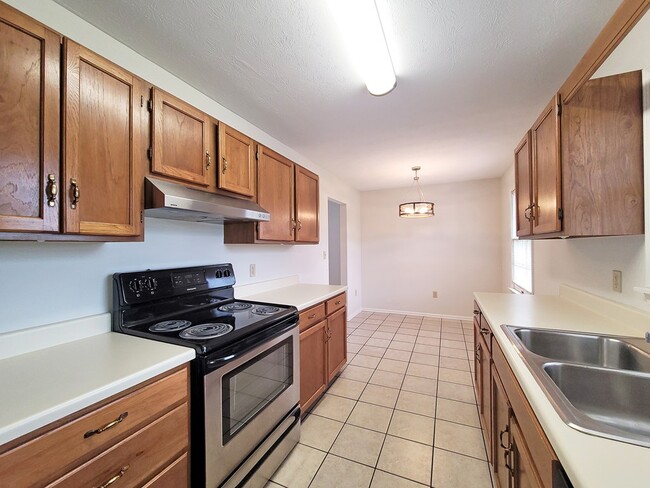 Building Photo - 330 Jones Ln