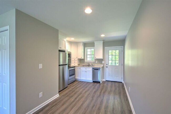 Foto del edificio - 3657 Farrs Bridge Rd