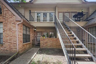 Building Photo - 16800 Sugar Pine Dr