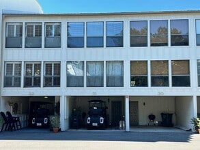 Building Photo - 710 South Dr