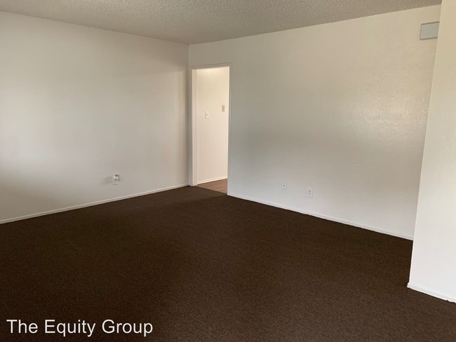 Building Photo - 663 N Cypress St