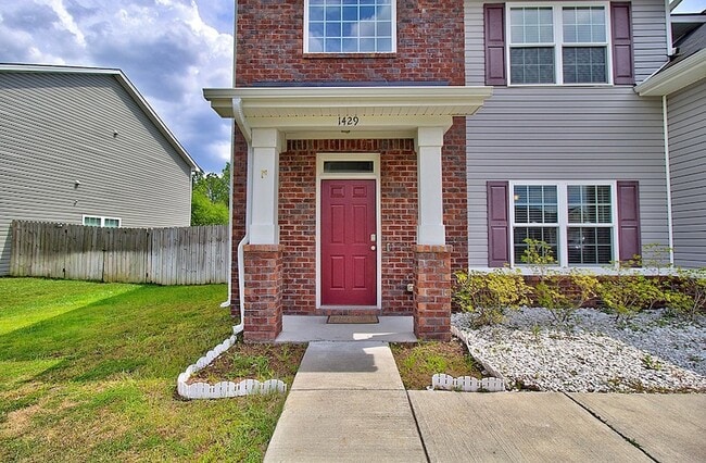 Building Photo - 1429 Evergreen Trl