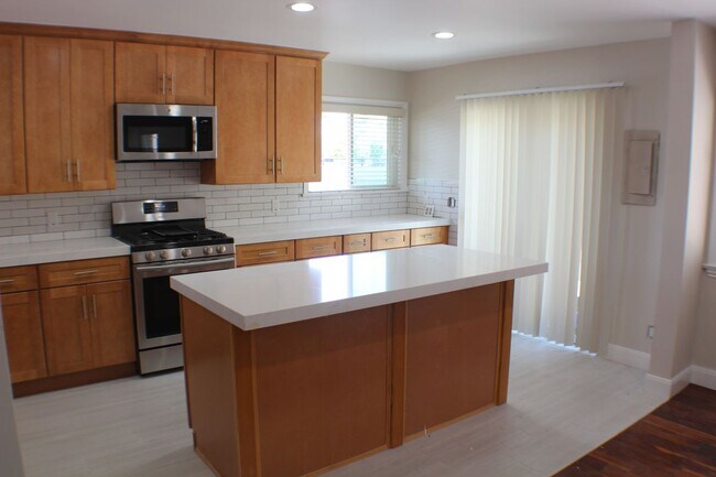 Foto del edificio - 2202 Phelan Ln