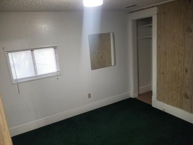 Building Photo - 2 bedroom in Billings MT 59101