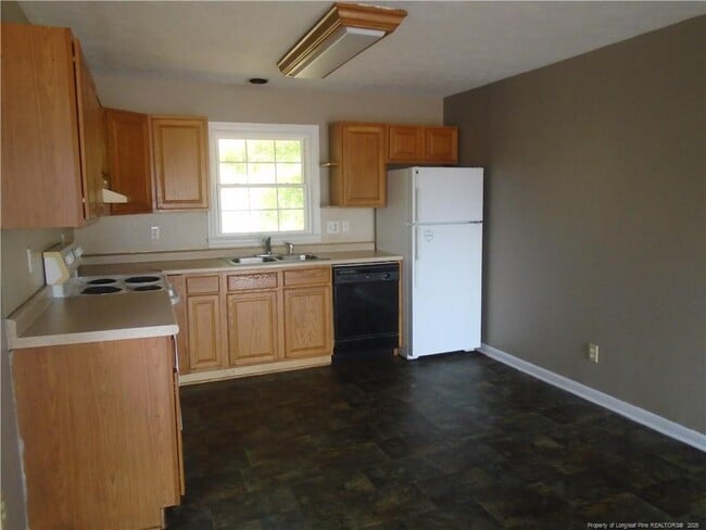 Foto del edificio - 611 Drypoint Ln