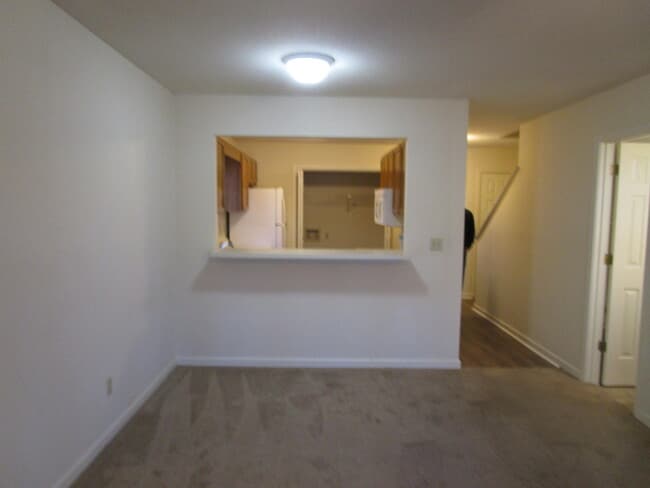 Foto del edificio - 645 Archdale Dr