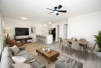 Building Photo - 2515 Yoakum Blvd