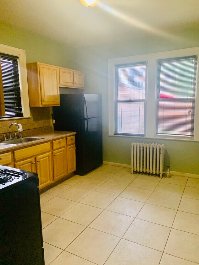 Primary Photo - 27 Netherwood Pl