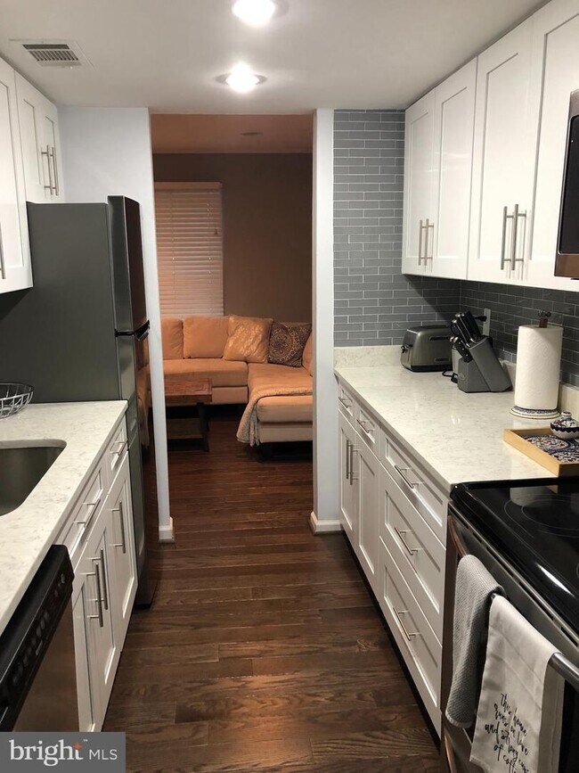 Foto del edificio - 9148 Lambskin Ln
