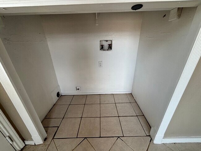Foto del edificio - 3 bed 2 bath home