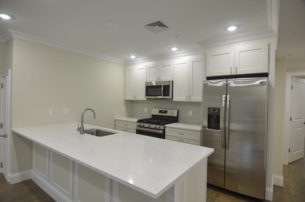 Building Photo - 3 Mendell Way