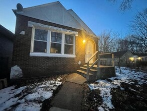 Building Photo - 1332 Marshall Pl