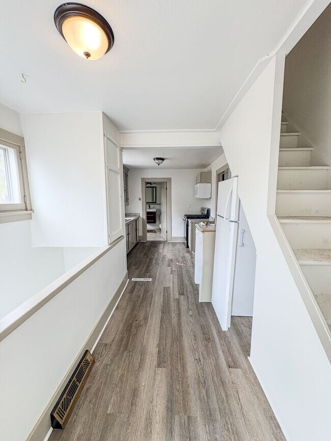 Foto del edificio - 3 bed 2 bath Home with Fenced Yard