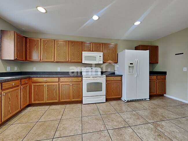 Building Photo - 11114 Golden Silence Dr