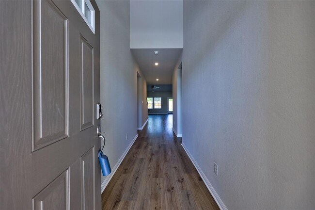 Building Photo - 117 Fairmeadow Downs Dr
