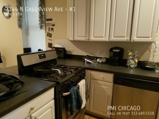 Building Photo - 2344 N Greenview Ave