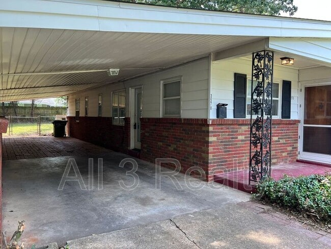 Foto del edificio - 3578 Mayfair Rd