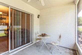 Building Photo - 12311 Kensington Lakes Dr