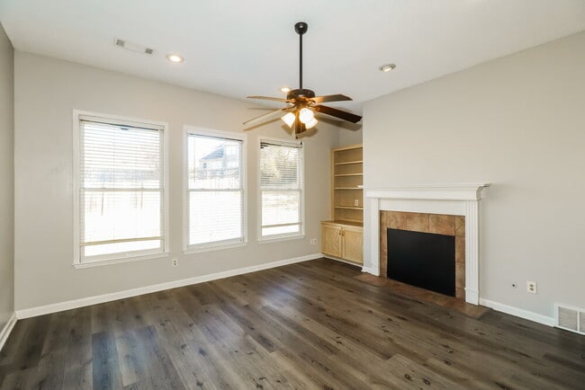 Building Photo - 8818 Lybrook Cove E