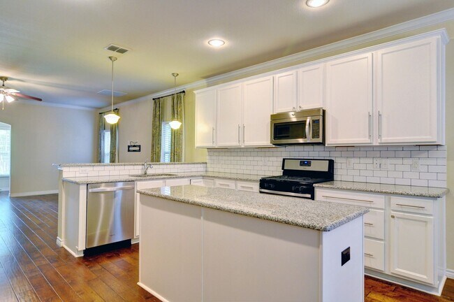 Building Photo - 3409 Hamilton Ave