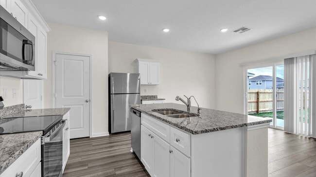 Building Photo - Move-In Ready 3BR Home with Loft & Community Amenities