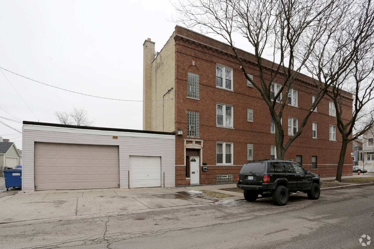 Foto del edificio - 3737 N Kilpatrick Ave