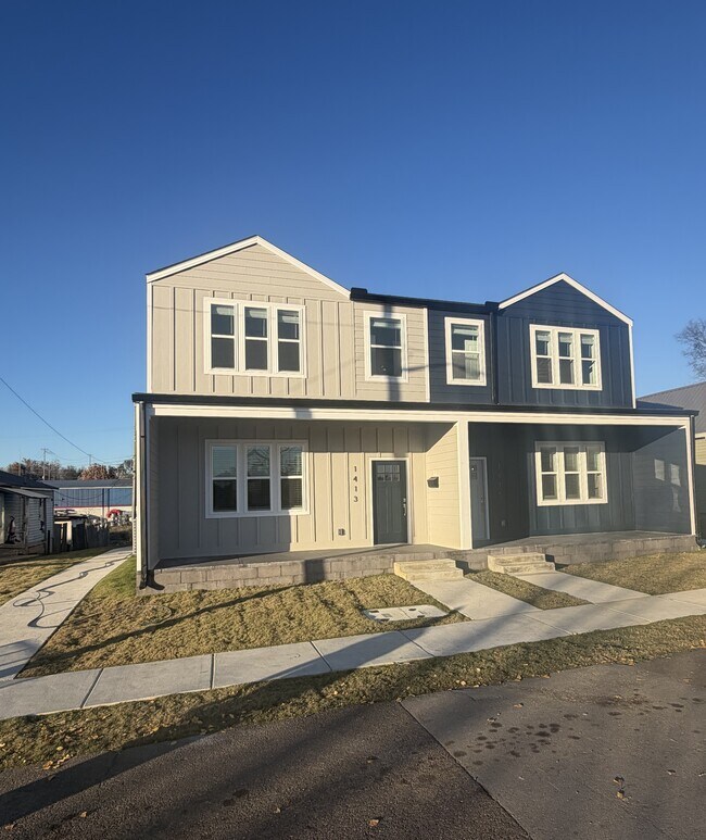 Foto del edificio - 1413 Woodbine Ave