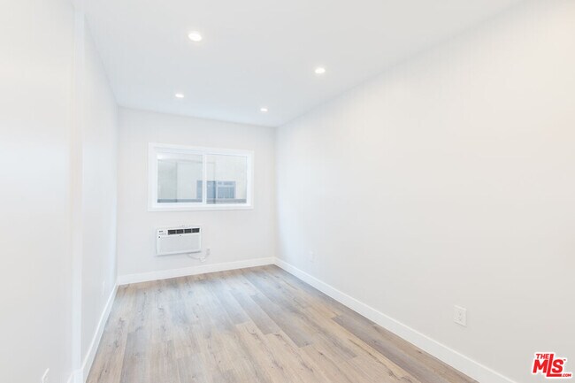 Foto del edificio - 3872 Bentley Ave