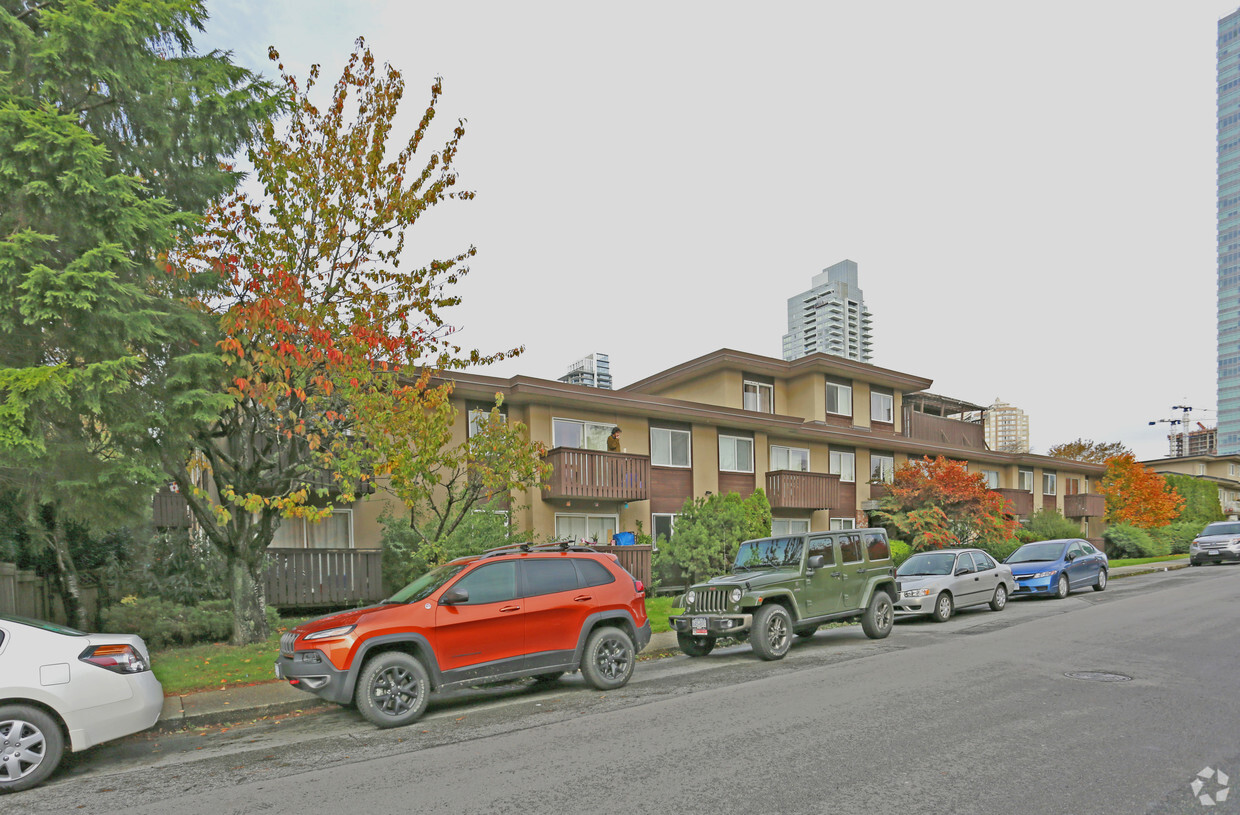 Photo du bâtiment - Delmonico Apartments  