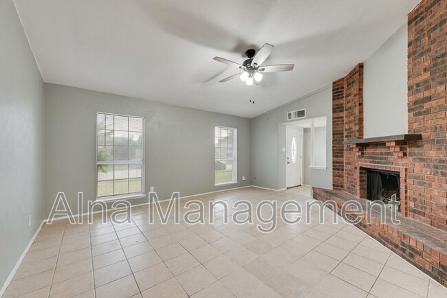 Building Photo - 125 Lucinda Dr