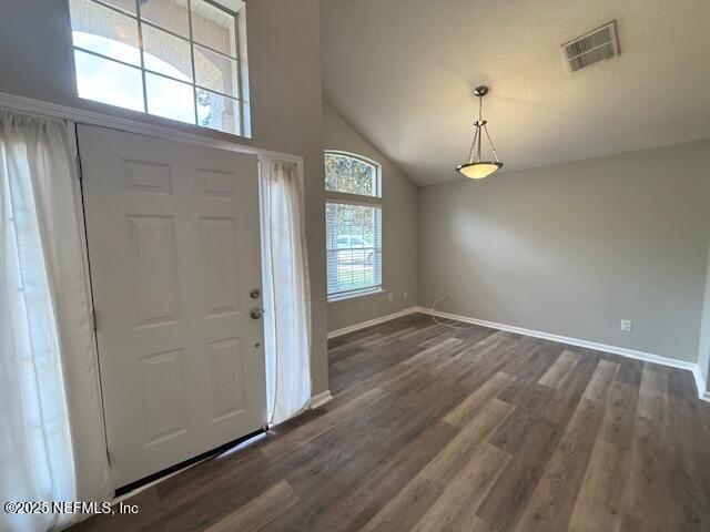 Building Photo - 830 LILAC S Loop