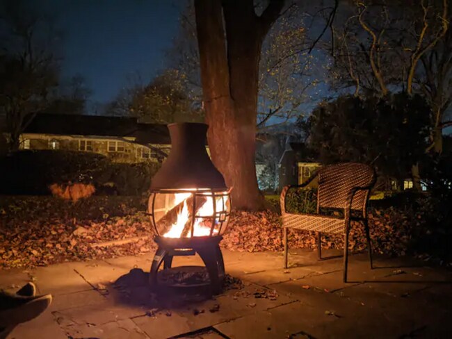 Stay toasty by the firepit - 1637 Mount Eagle Pl