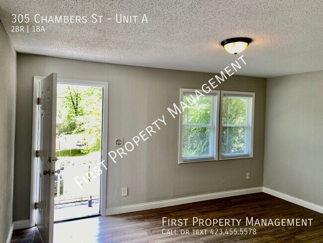 Building Photo - Rossville Duplex: 2Bed/1Bath with laundry ...