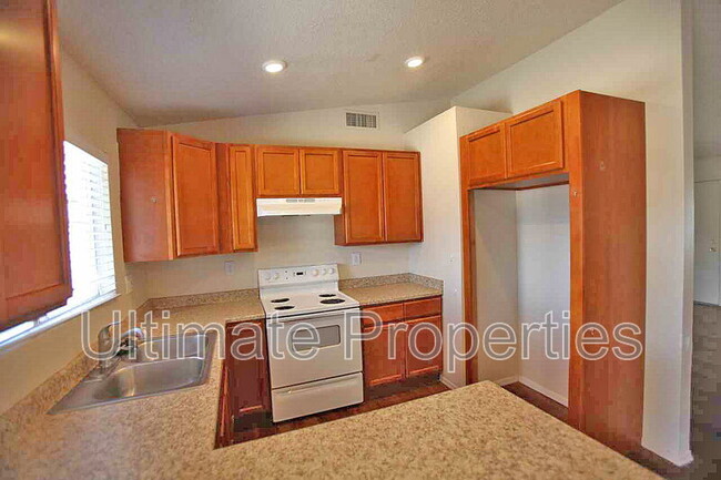 Foto del edificio - 1614 W Sequoia Dr