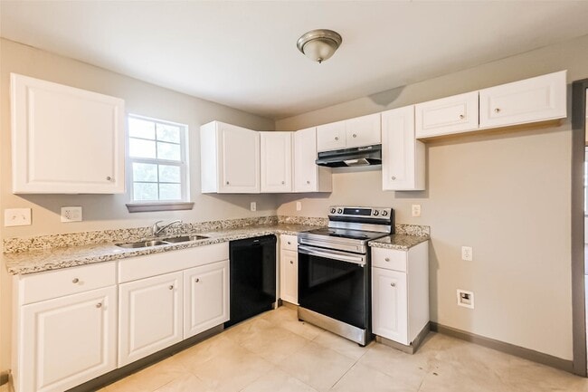 Building Photo - 3313 Chestershire Dr