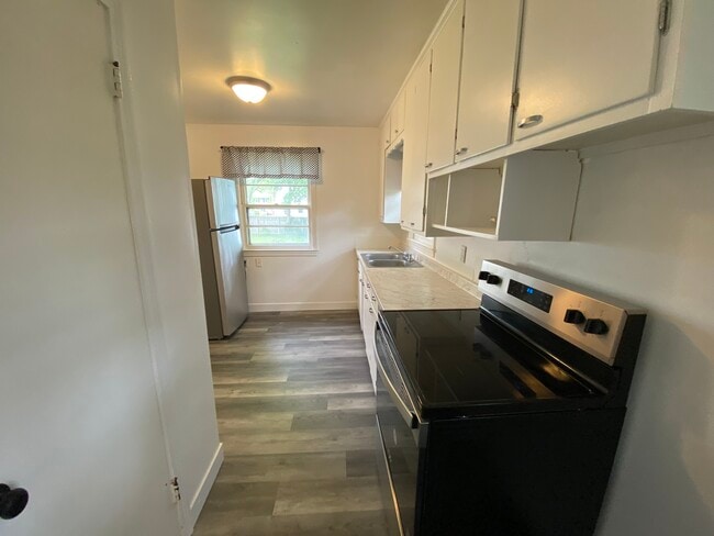 Kitchen - 1233 E Cork St