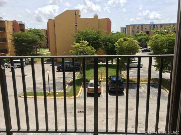 Foto principal - 4805 NW 7th St