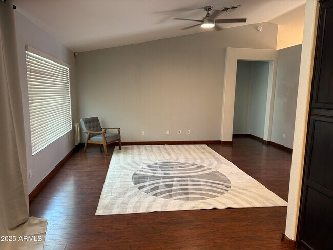 Foto del edificio - 4629 E Lavender Ln
