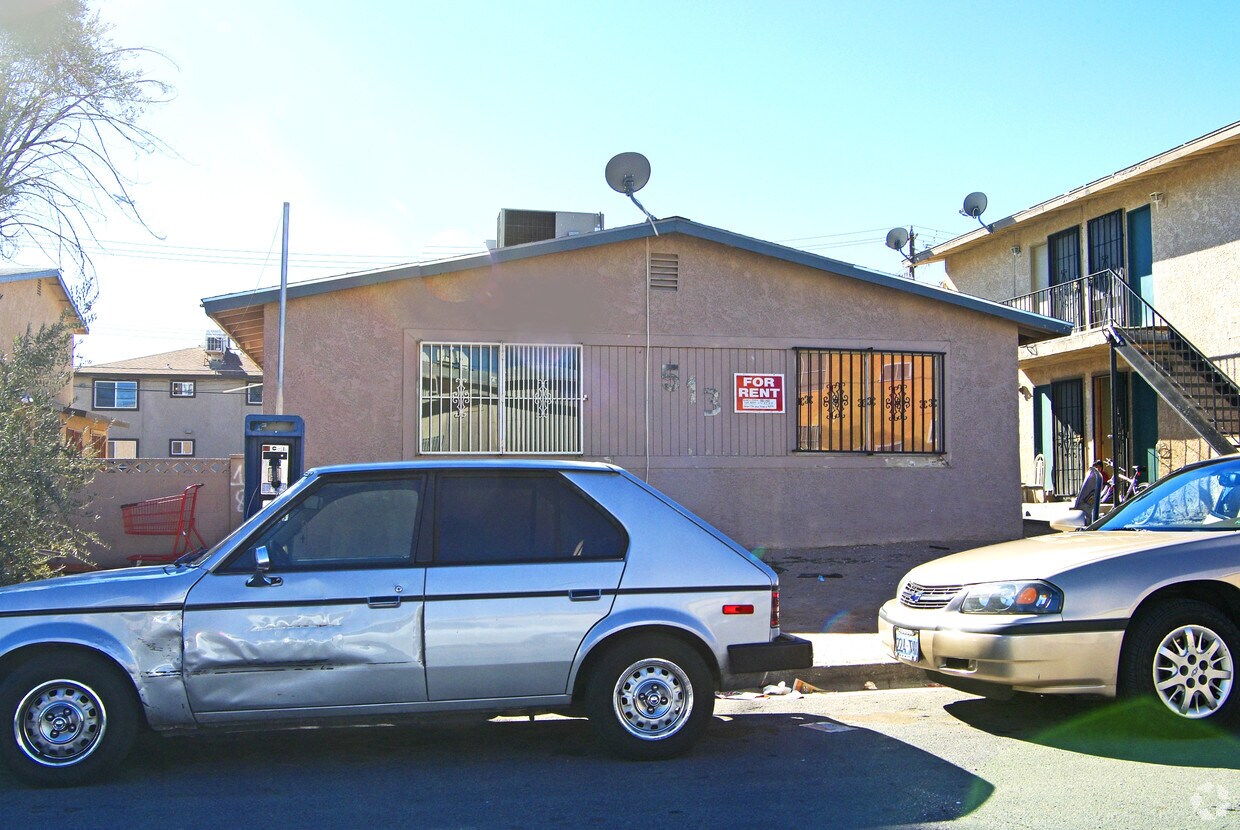 Building Photo - 513 McKellar Cir