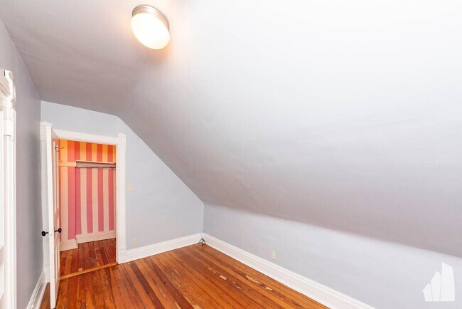 Foto del edificio - 3438 N Seeley Ave