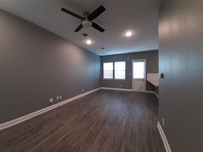 Building Photo - 5439 Camaguey St