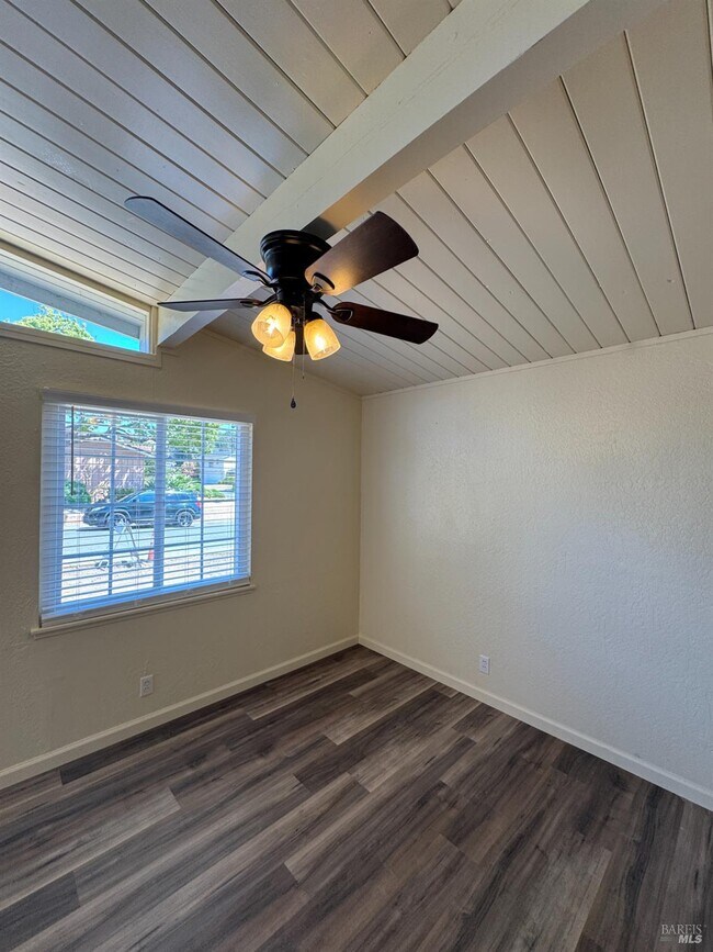 Foto del edificio - 313 Corkwood St