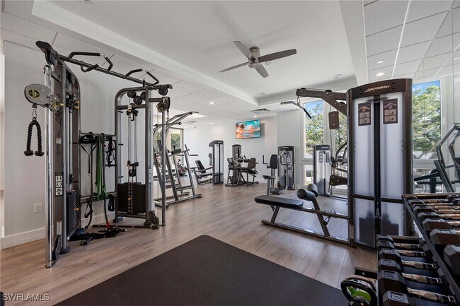 Building Photo - 4031 Gulf Shore Blvd N