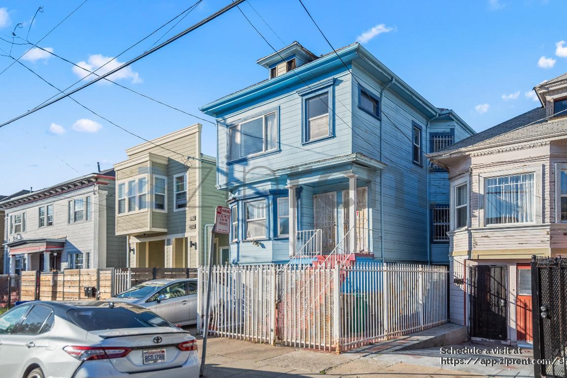 Primary Photo - 848 Mead Ave