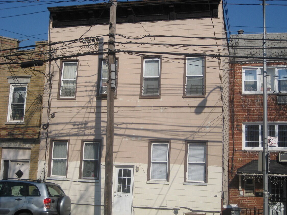 Foto principal - 108-33 43rd Ave