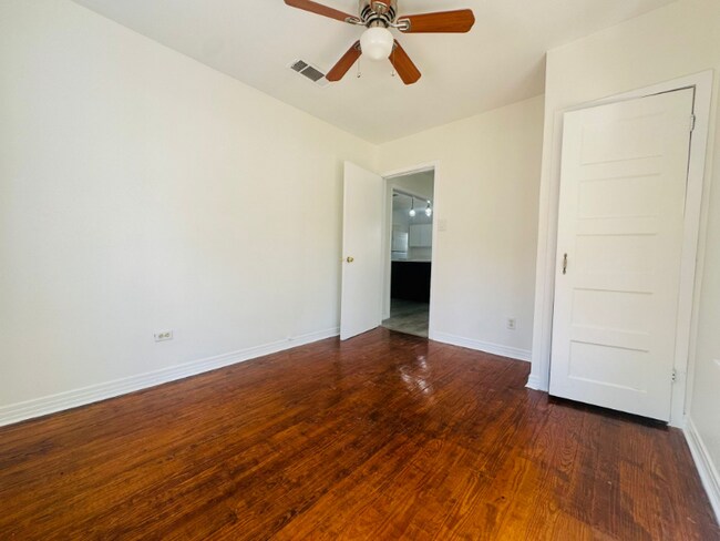 Foto del edificio - 1824 Coleman St