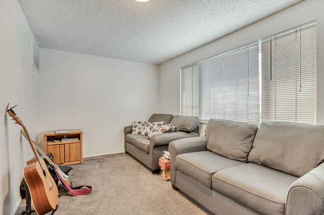 Building Photo - 362 E 700 N
