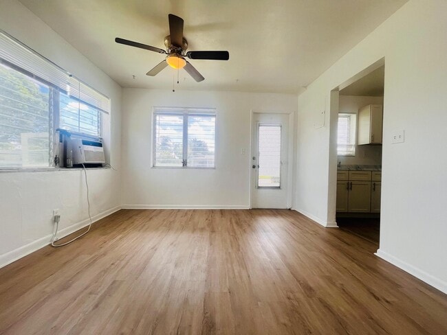 Foto del edificio - 1241 W River Dr