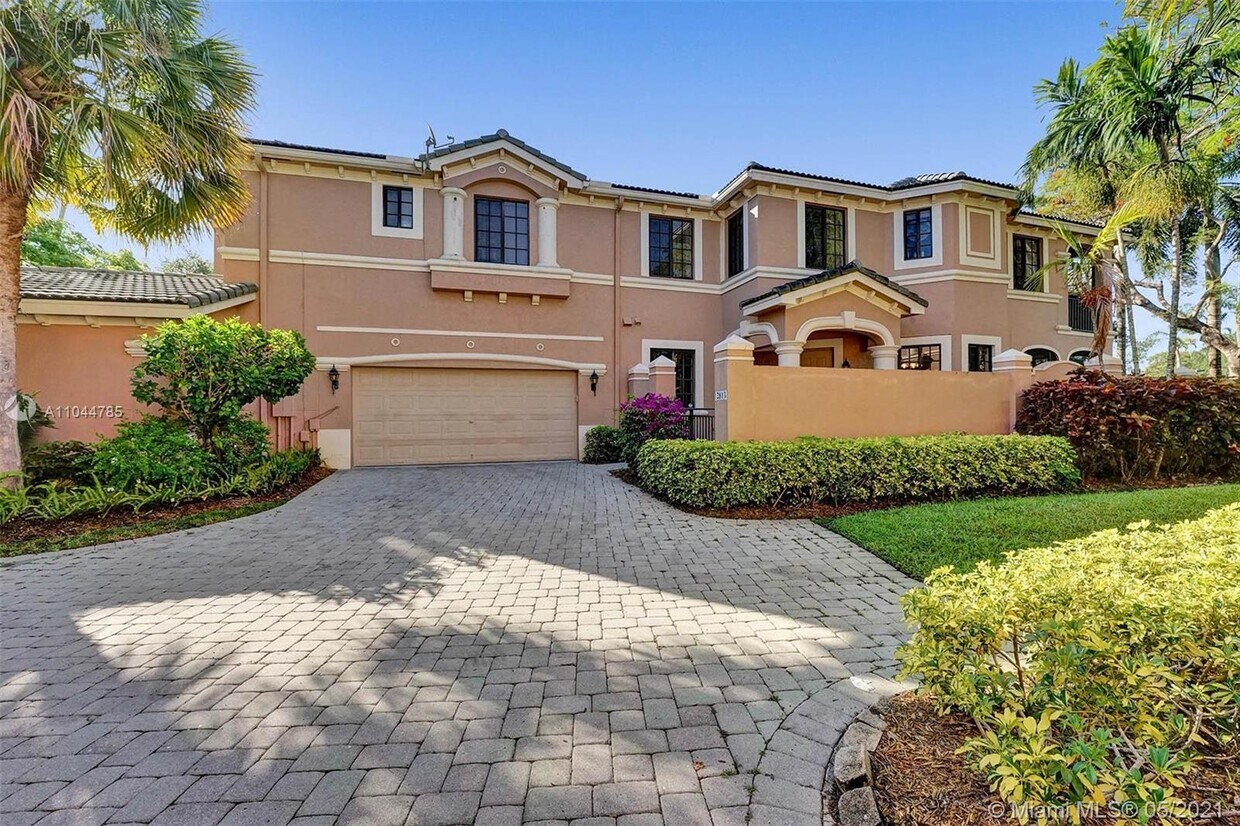 2813 Center Ct Dr, Weston, FL 33332 Townhome Rentals in Weston FL